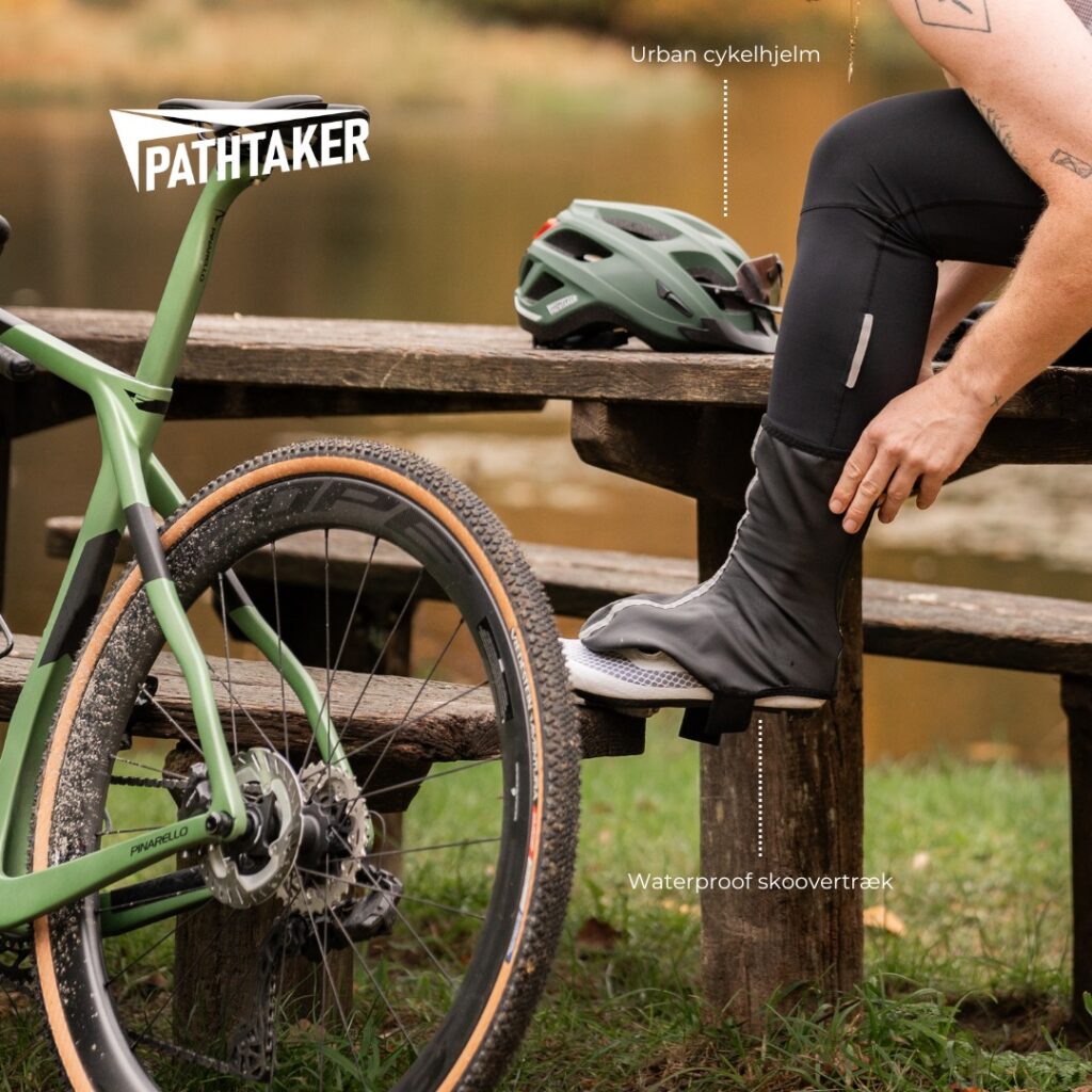 Pathtaker skoovertræk og cykelhjelm
